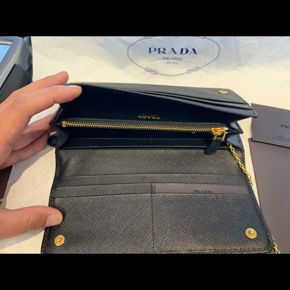Prada Leather wallet ( Black) - Picture 7 of 8